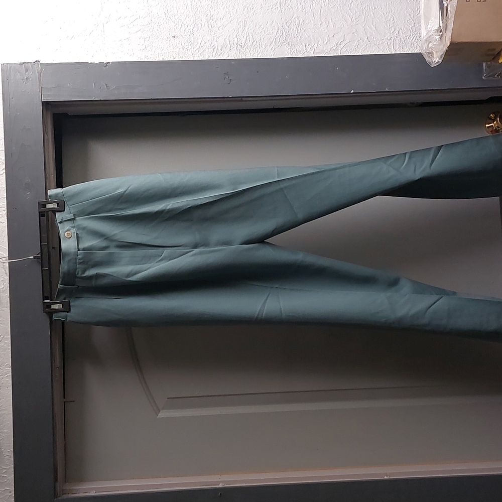 CAREER  Essentials  Pants sz 8